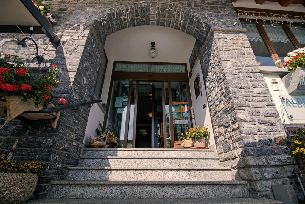 Albergo Moderno & Spa Fuipiano Valle Imagna Екстер'єр фото