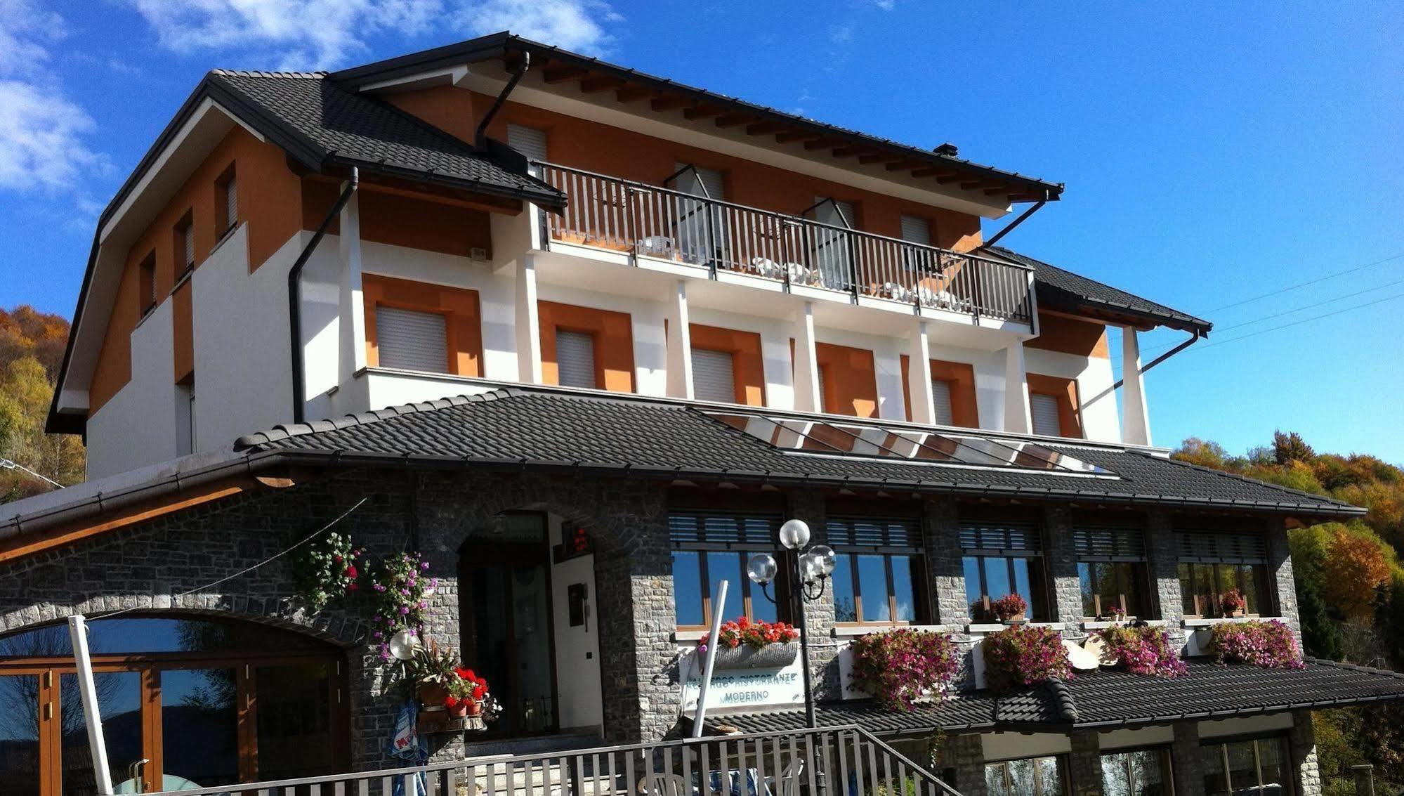 Albergo Moderno & Spa Fuipiano Valle Imagna Екстер'єр фото